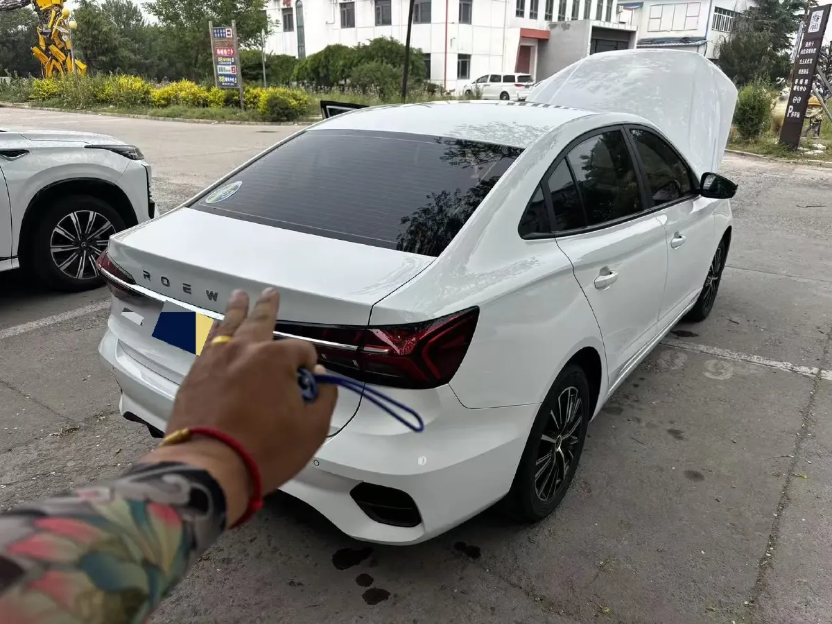 2021 Roewe i5 1.5L 120HP L4 5MT,autocango,china used car exporter,china ev exporter,chinese used car exporter,chinese used ev exporter
