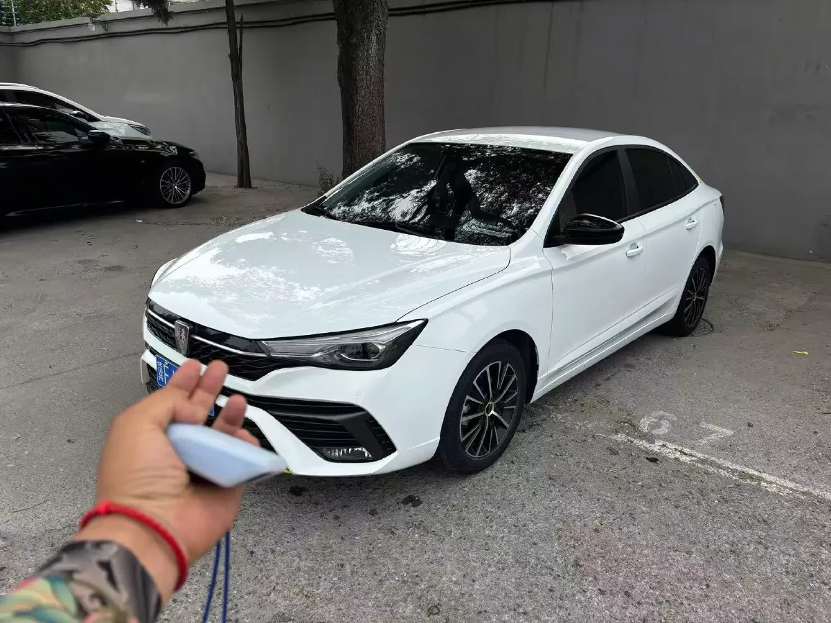 2021 Roewe i5 1.5L 120HP L4 5MT,autocango,china used car exporter,china ev exporter,chinese used car exporter,chinese used ev exporter