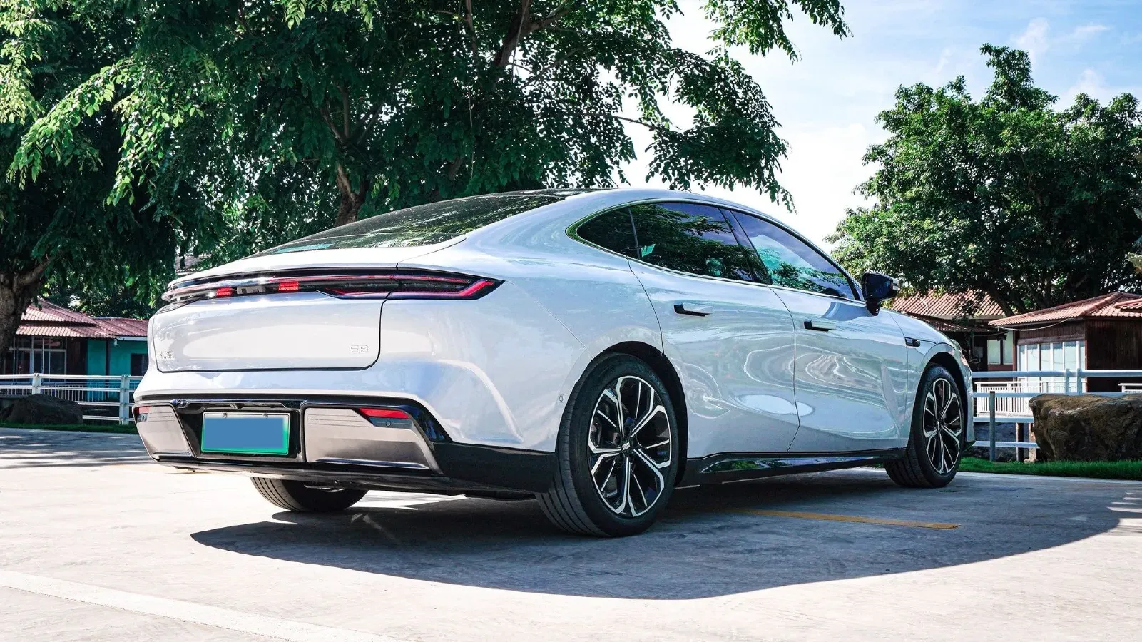 2025 Geely Galaxy E8 BEV 76KWH,autocango,china used car exporter,china ev exporter,chinese used car exporter,chinese used ev exporter