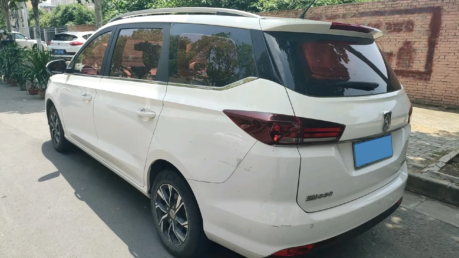 2016 BaoJun 560 1.5T 150HP L4 6MT,autocango,china used car exporter,china ev exporter,chinese used car exporter,chinese used ev exporter