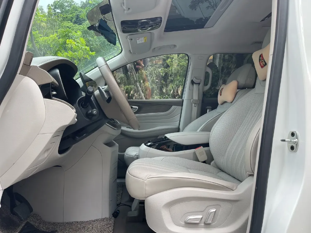2022 Roewe iMAX8 2.0T 234HP L4 8AT,autocango,china used car exporter,china ev exporter,chinese used car exporter,chinese used ev exporter