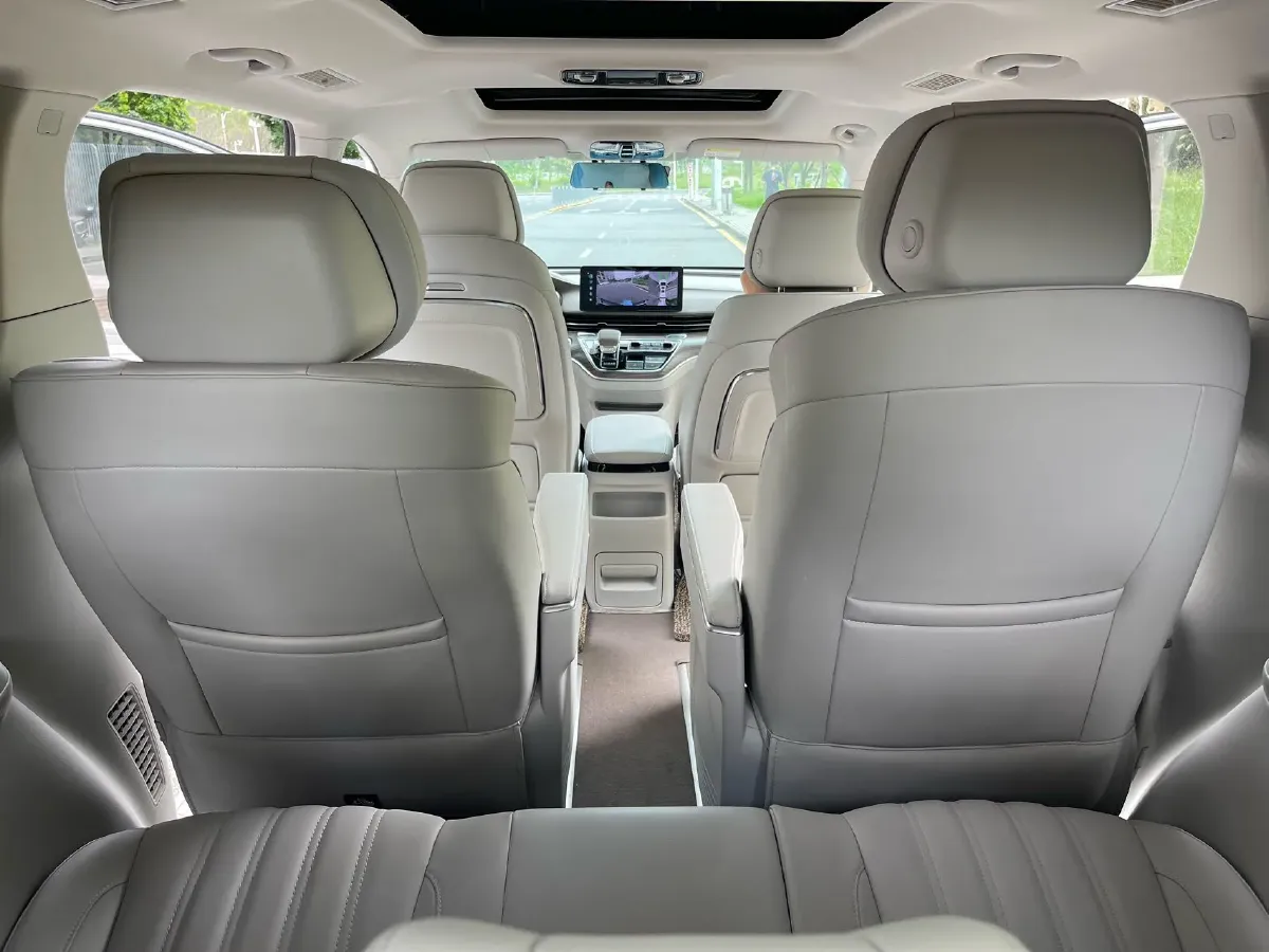 2022 Roewe iMAX8 2.0T 234HP L4 8AT,autocango,china used car exporter,china ev exporter,chinese used car exporter,chinese used ev exporter