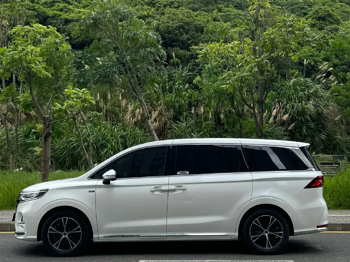 2022 Roewe iMAX8 2.0T 234HP L4 8AT,autocango,china used car exporter,china ev exporter,chinese used car exporter,chinese used ev exporter