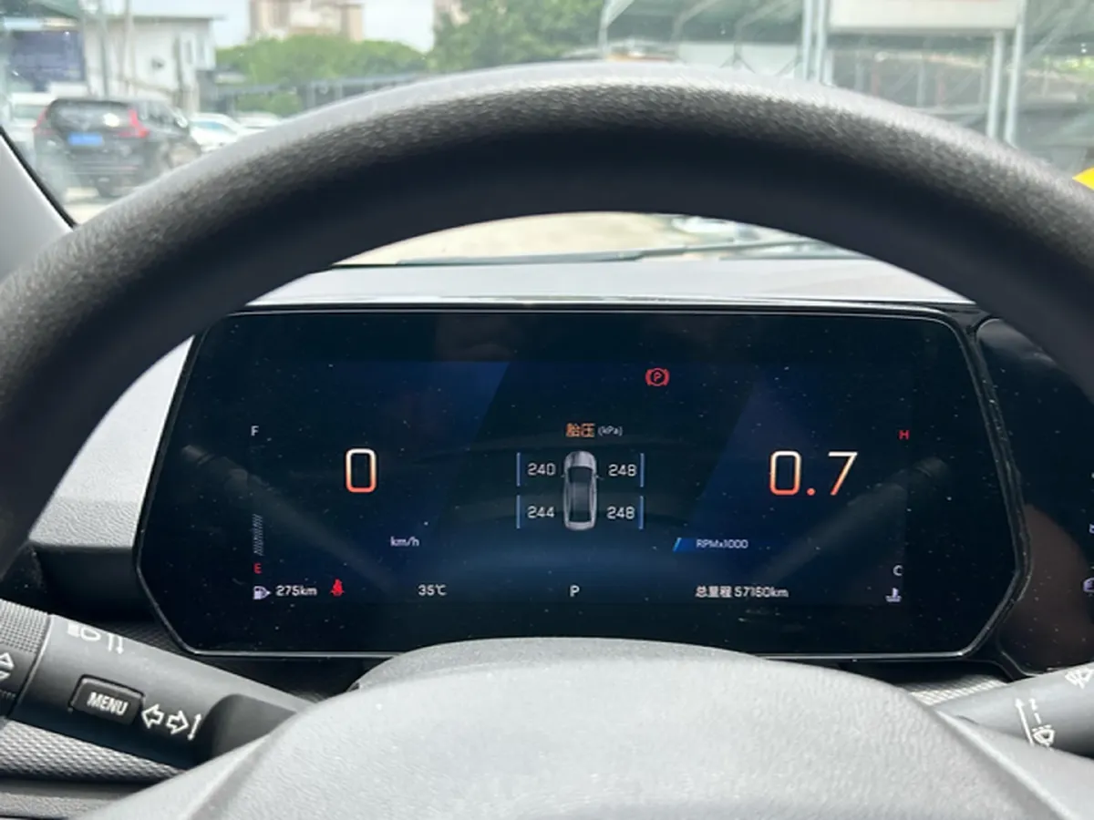2024 Chevrolet Monza 1.5L 113HP L4 6DCT,autocango,china used car exporter,china ev exporter,chinese used car exporter,chinese used ev exporter