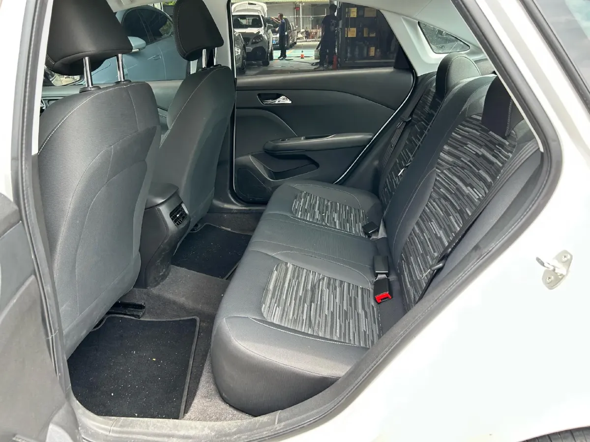 2024 Chevrolet Monza 1.5L 113HP L4 6DCT,autocango,china used car exporter,china ev exporter,chinese used car exporter,chinese used ev exporter