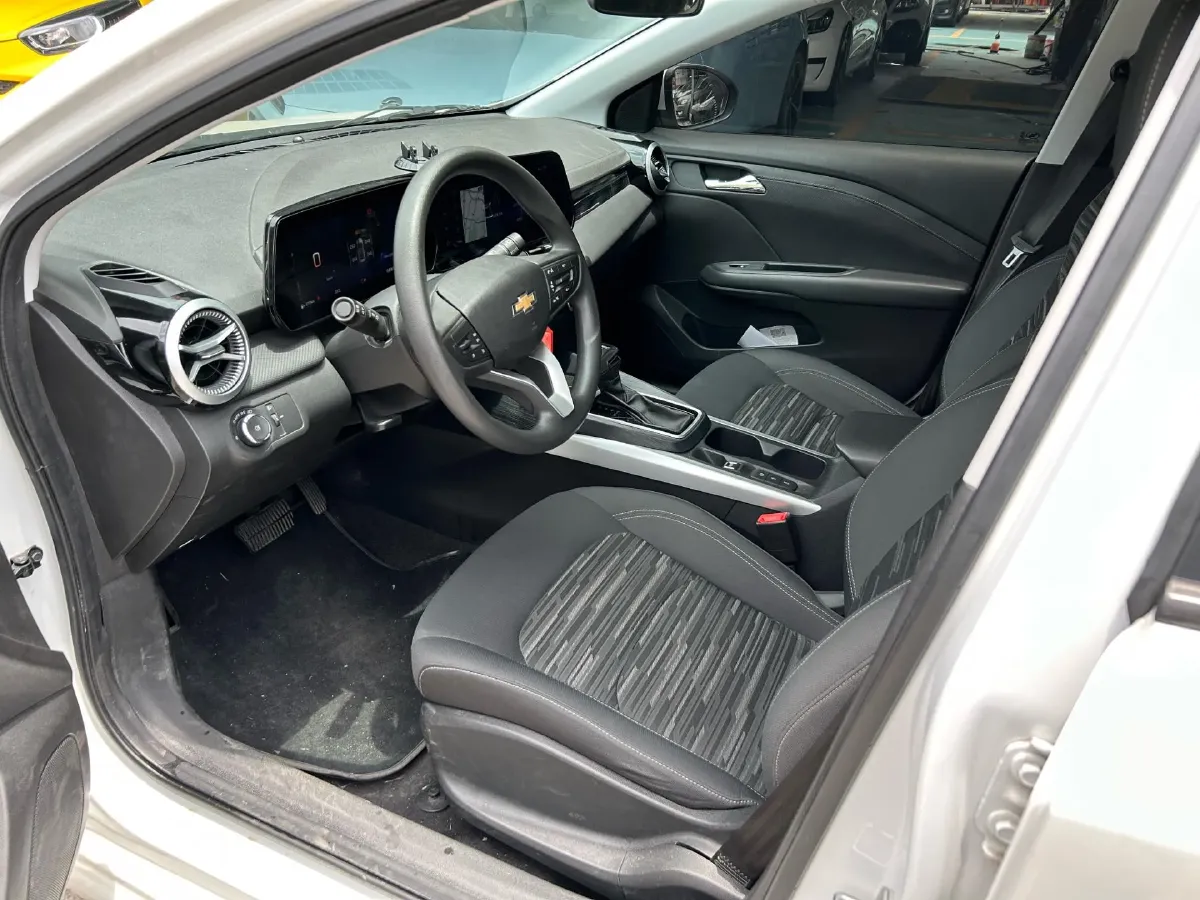 2024 Chevrolet Monza 1.5L 113HP L4 6DCT,autocango,china used car exporter,china ev exporter,chinese used car exporter,chinese used ev exporter