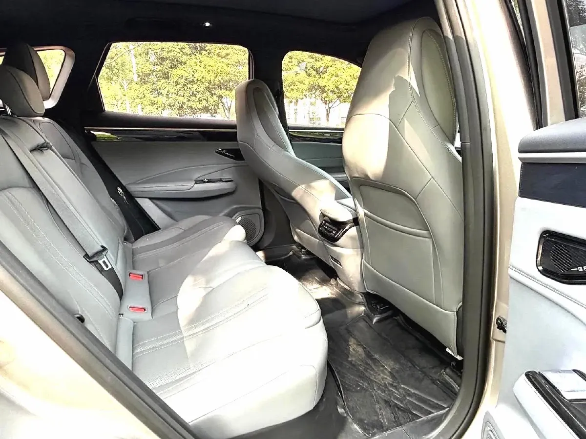 2025 Geely Galaxy L7 1.5L 112HP L4 1DHT PHEV 18.4KWH,autocango,china used car exporter,china ev exporter,chinese used car exporter,chinese used ev exporter