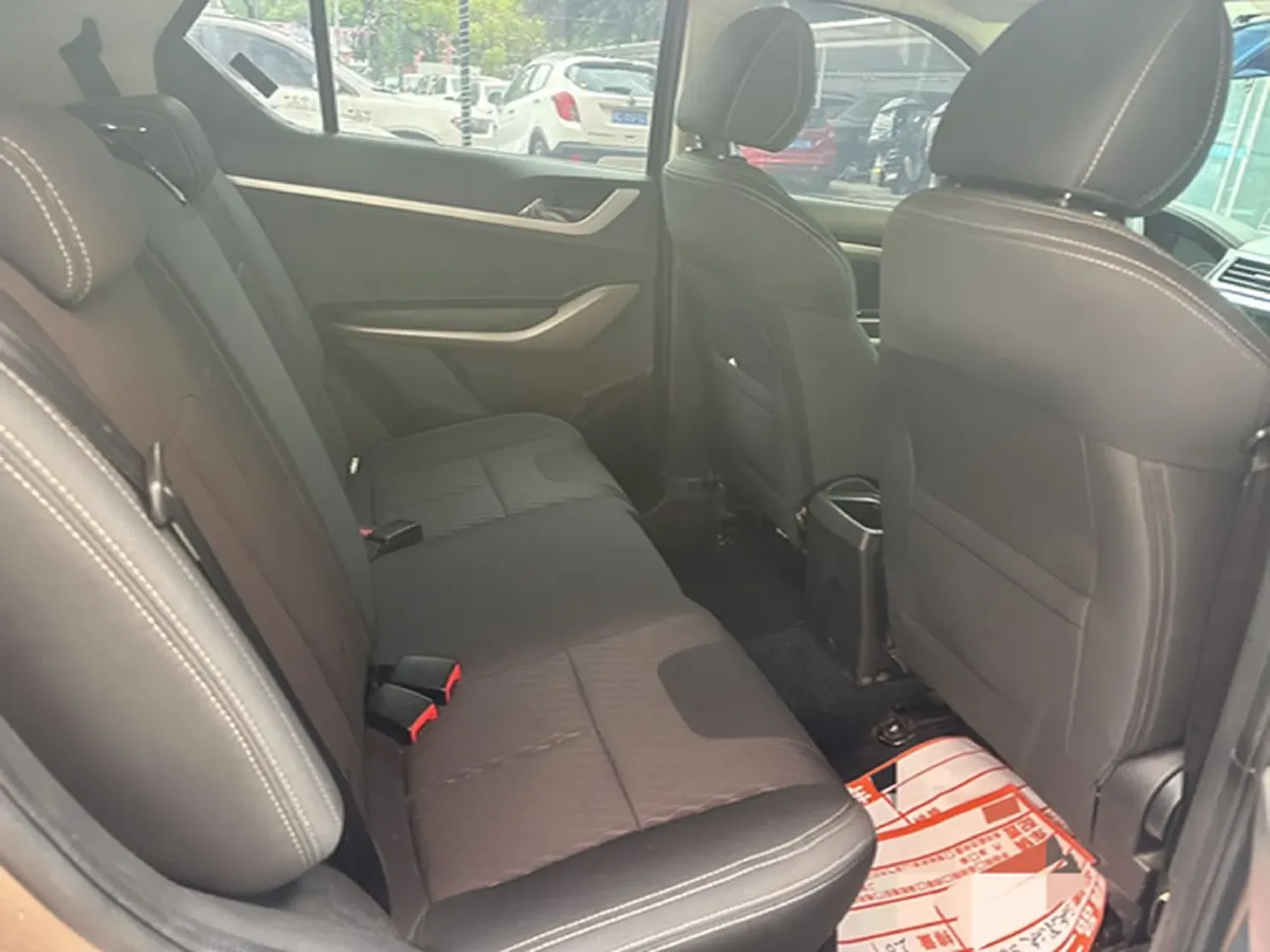2018 HaiMa S5 Young Edition 1.6L 122HP L4 5MT,autocango,china used car exporter,china ev exporter,chinese used car exporter,chinese used ev exporter