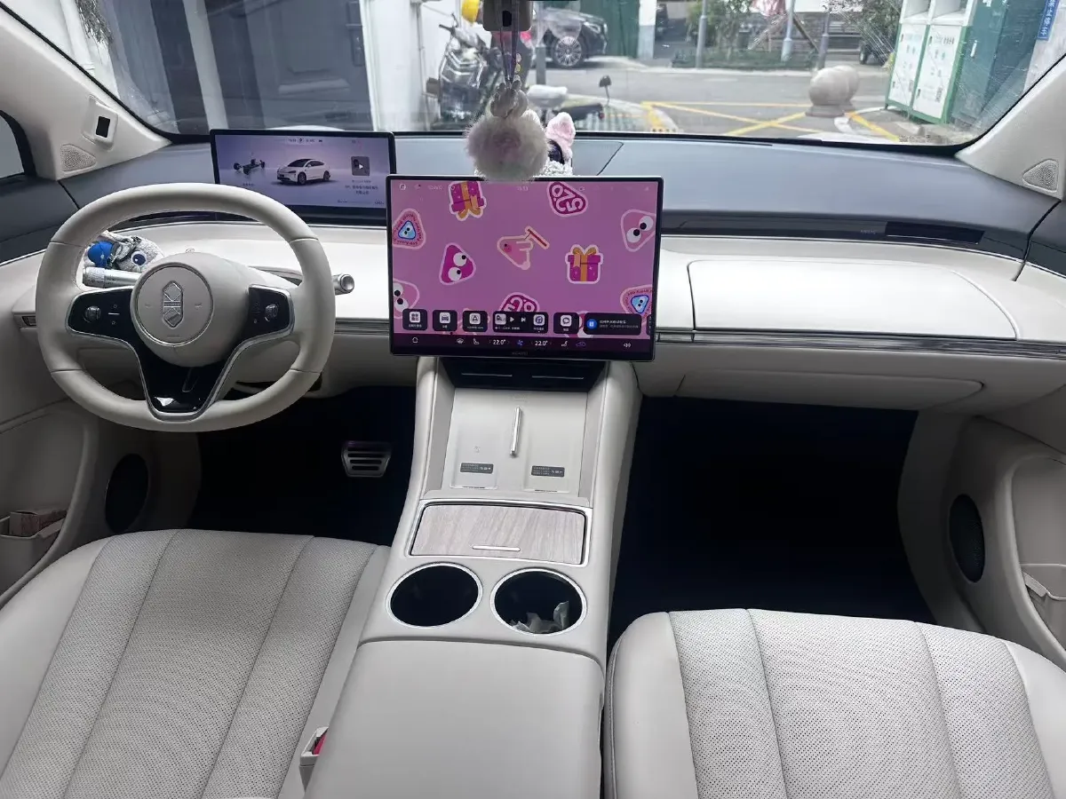 2026 Luxeed R7 REEV 156HP REEV,autocango,china used car exporter,china ev exporter,chinese used car exporter,chinese used ev exporter
