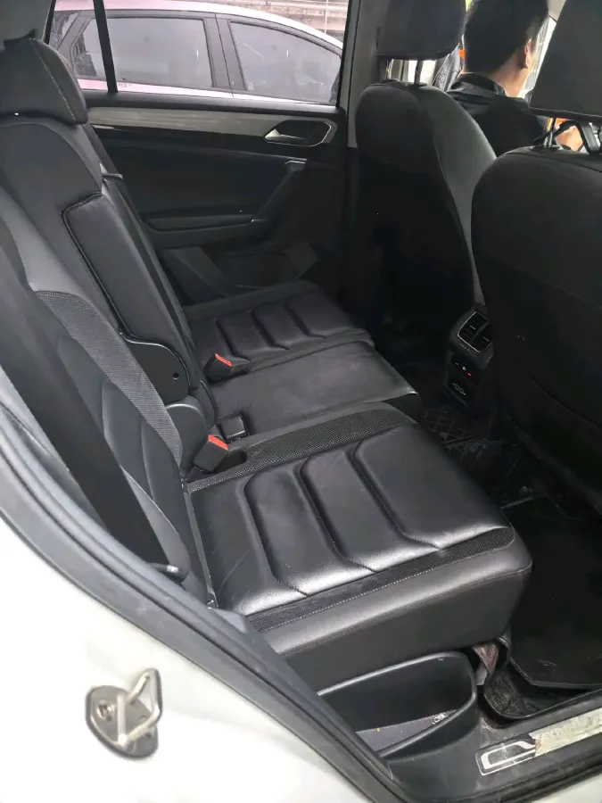 2019 Jeep Cherokee 2.0T 234HP L4 9AT,autocango,china used car exporter,china ev exporter,chinese used car exporter,chinese used ev exporter