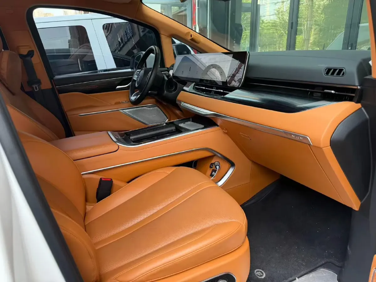 2024 Voyah ZhuiGuang 1.5T 136HP L4 PHEV 43KWH,autocango,china used car exporter,china ev exporter,chinese used car exporter,chinese used ev exporter