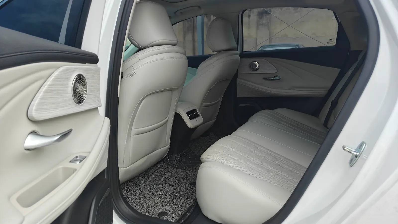 2024 Fulwin FulwinA8 1.5T 156HP L4 1DHT PHEV 18.3KWH,autocango,china used car exporter,china ev exporter,chinese used car exporter,chinese used ev exporter