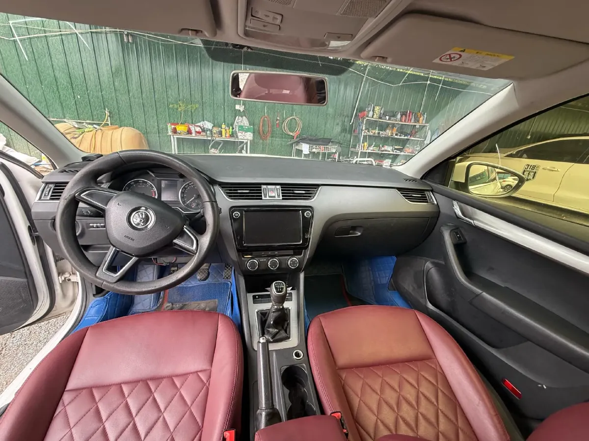 2018 Skoda Octavia 1.6L 110HP L4 5MT,autocango,china used car exporter,china ev exporter,chinese used car exporter,chinese used ev exporter