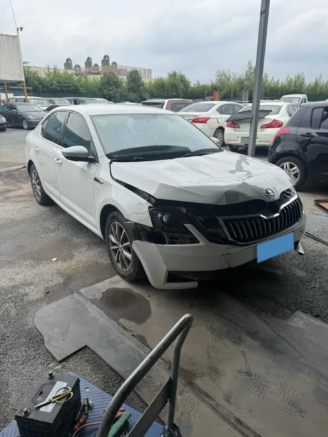 2018 Skoda Octavia 1.6L 110HP L4 5MT,autocango,china used car exporter,china ev exporter,chinese used car exporter,chinese used ev exporter