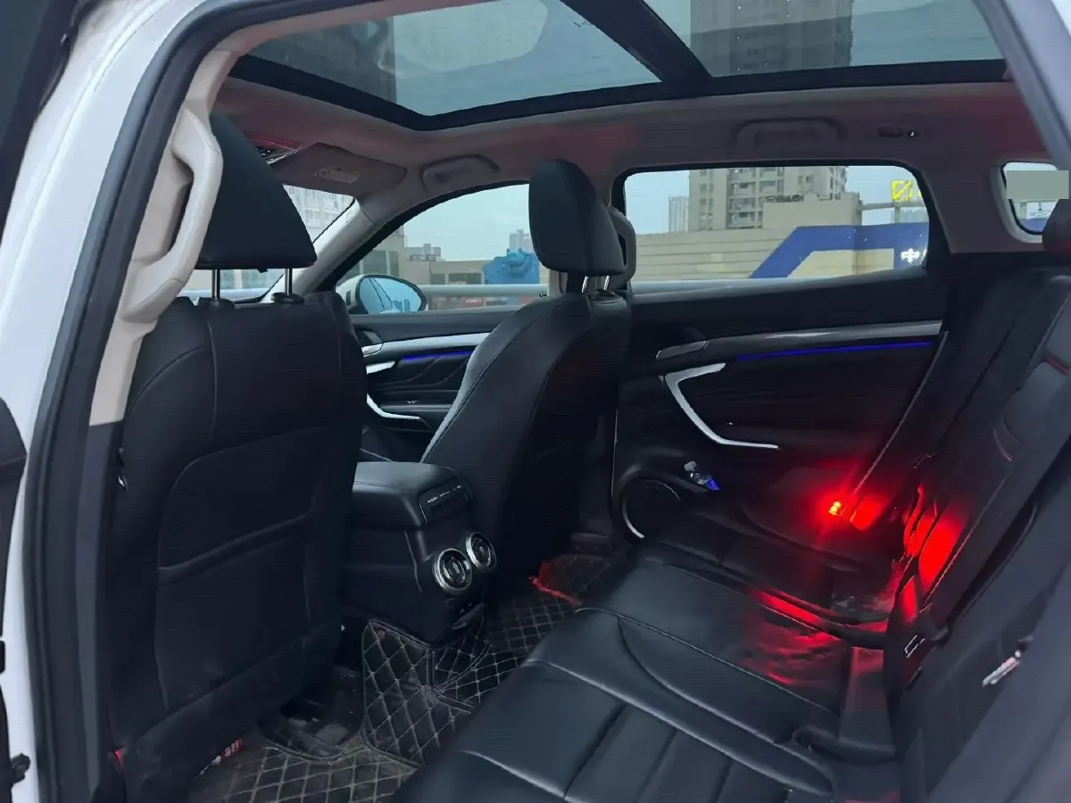 2017 WEY VV7 2.0T 234HP L4 7DCT,autocango,china used car exporter,china ev exporter,chinese used car exporter,chinese used ev exporter