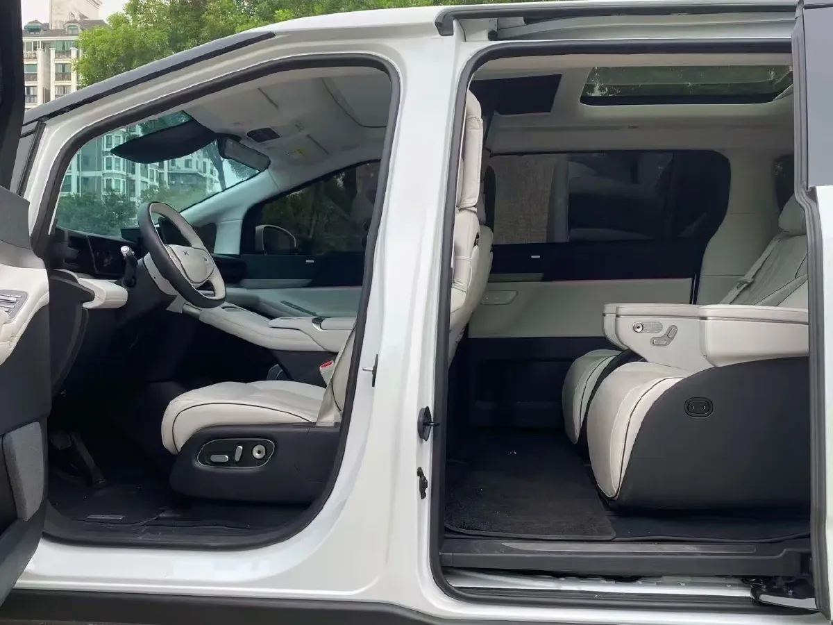 2024 Xpeng X9 BEV 101.5KWH,autocango,china used car exporter,china ev exporter,chinese used car exporter,chinese used ev exporter