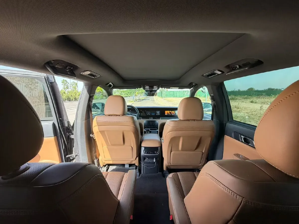 2020 Li ONE Range Extended 131HP REEV 40.5KWH,autocango,china used car exporter,china ev exporter,chinese used car exporter,chinese used ev exporter