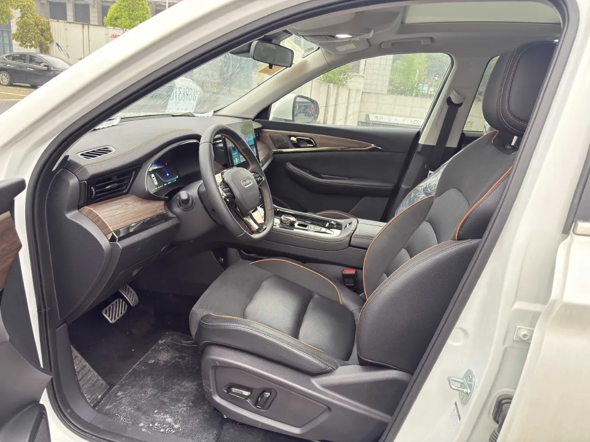 2023 Skyworth HT-i 1.5L 110HP L4 E-CVT PHEV 32.76KWH,autocango,china used car exporter,china ev exporter,chinese used car exporter,chinese used ev exporter