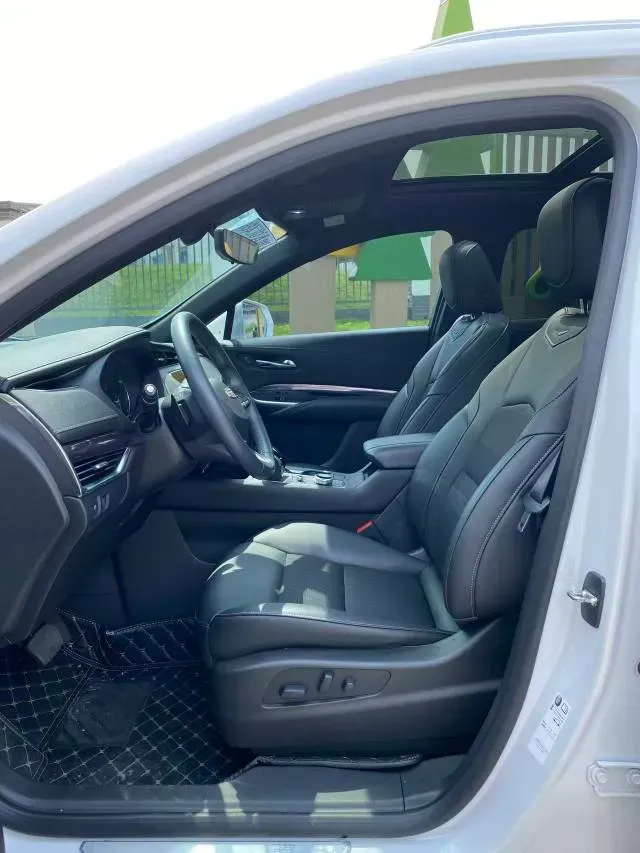 2020 Cadillac XT4 2.0T 241HP L4 9AT,autocango,china used car exporter,china ev exporter,chinese used car exporter,chinese used ev exporter