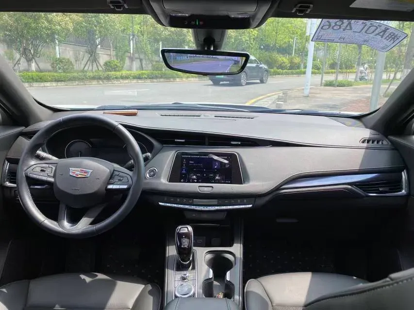 2020 Cadillac XT4 2.0T 241HP L4 9AT,autocango,china used car exporter,china ev exporter,chinese used car exporter,chinese used ev exporter