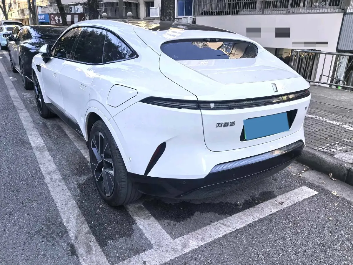 2025 Avatr 11 1.5T 156HP L4 REEV 39.05KWH,autocango,china used car exporter,china ev exporter,chinese used car exporter,chinese used ev exporter