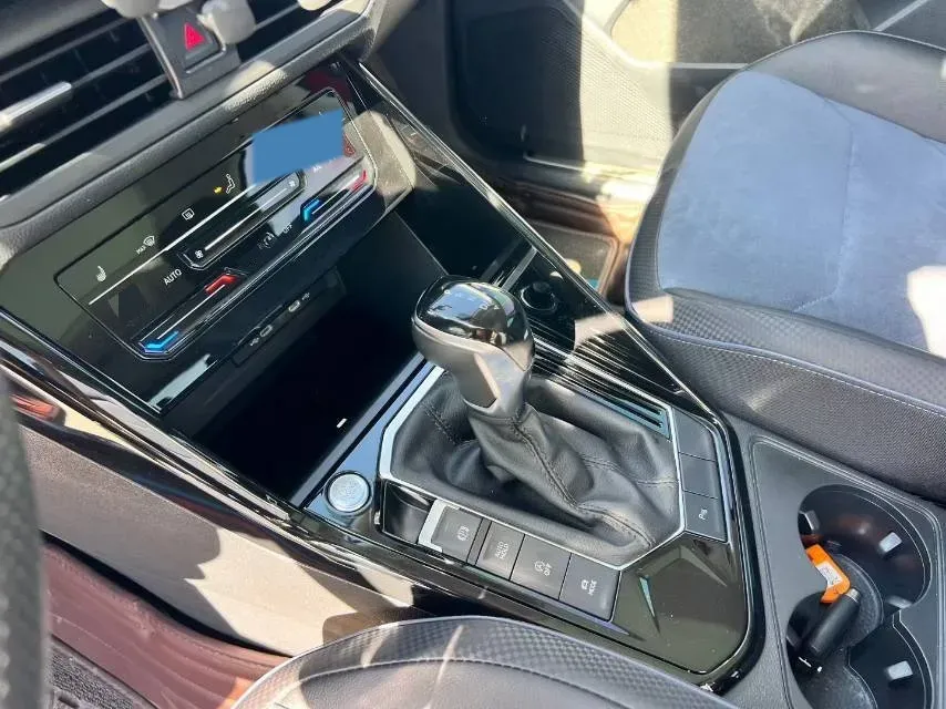 2020 Volkswagen Tayron X 2.0T 186HP L4 7DCT,autocango,china used car exporter,china ev exporter,chinese used car exporter,chinese used ev exporter
