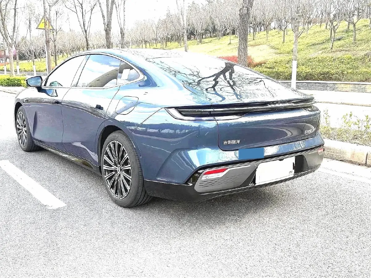 2025 Geely Galaxy Starshine 8 1.5T 163HP L4 3DHT PHEV 27.69KWH,autocango,china used car exporter,china ev exporter,chinese used car exporter,chinese used ev exporter