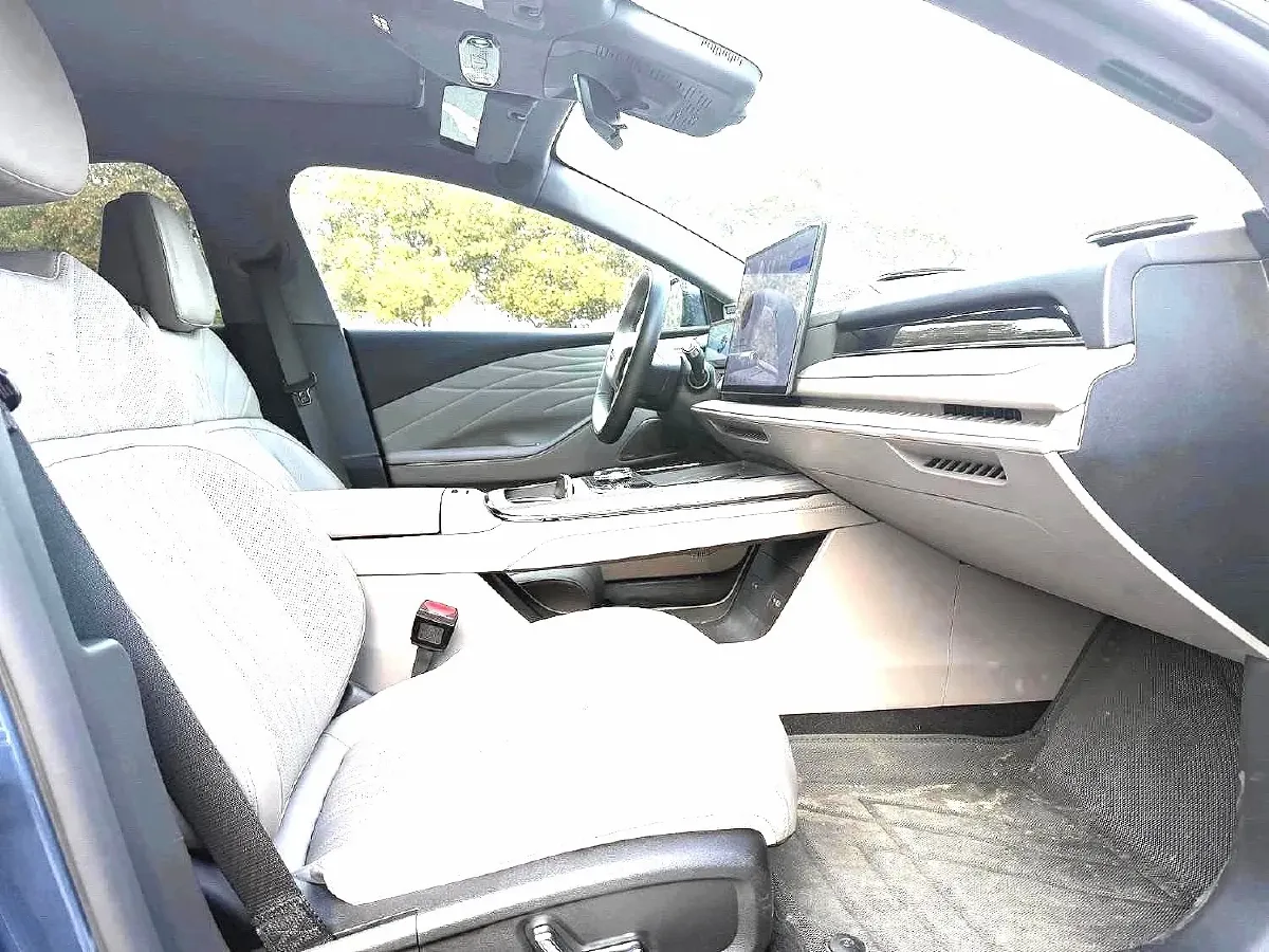 2025 Geely Galaxy Starshine 8 1.5T 163HP L4 3DHT PHEV 27.69KWH,autocango,china used car exporter,china ev exporter,chinese used car exporter,chinese used ev exporter