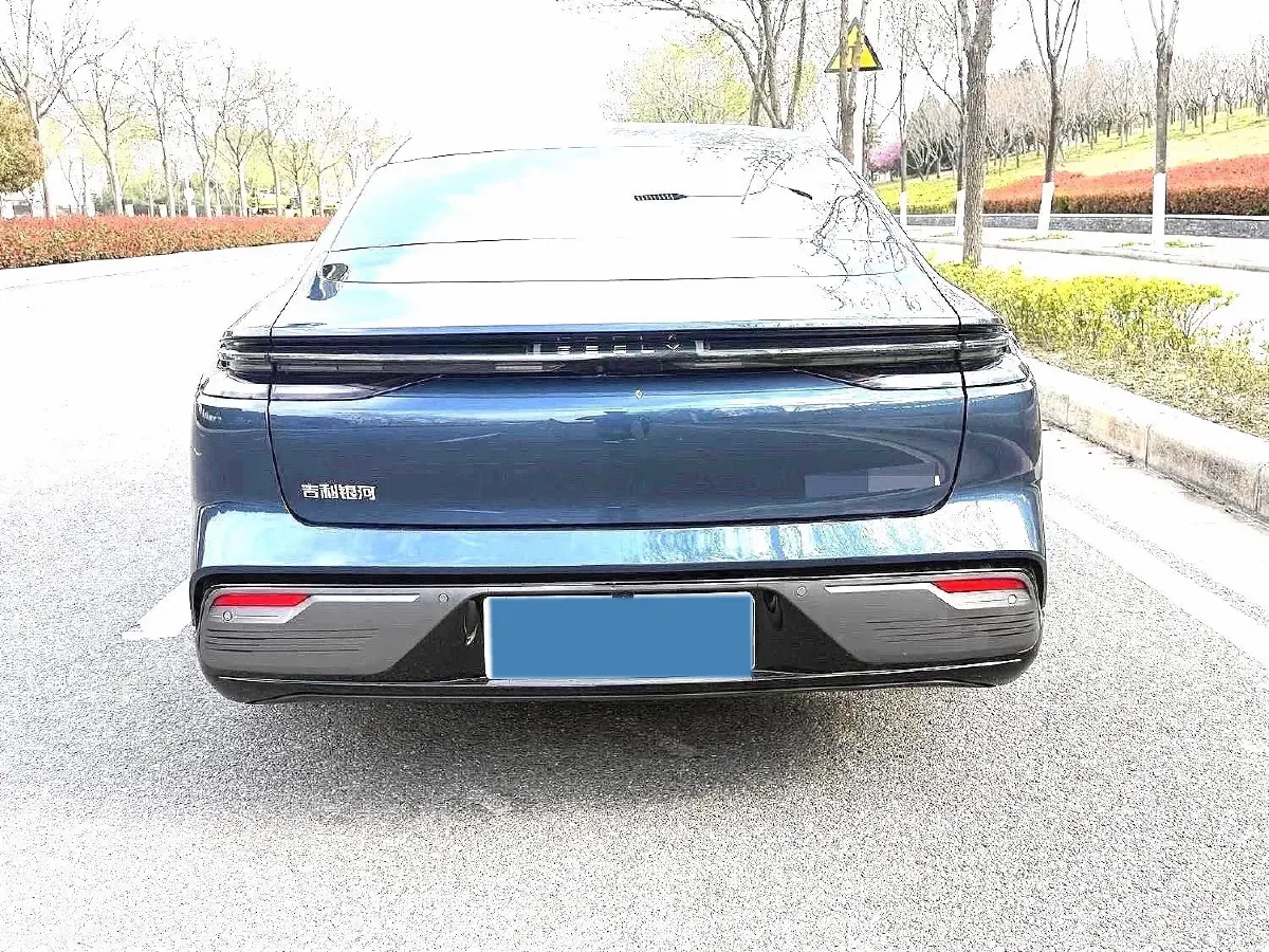 2025 Geely Galaxy Starshine 8 1.5T 163HP L4 3DHT PHEV 27.69KWH,autocango,china used car exporter,china ev exporter,chinese used car exporter,chinese used ev exporter