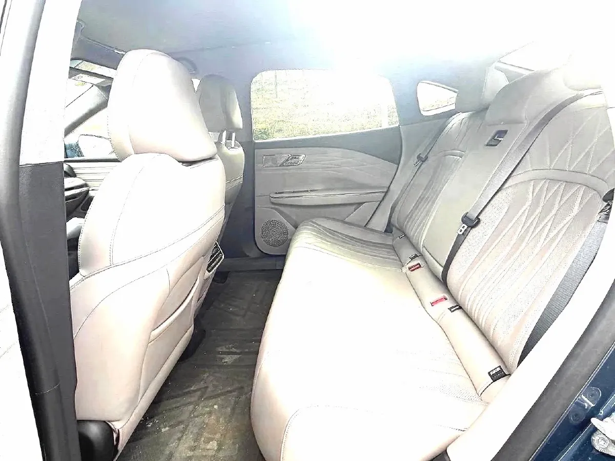 2025 Geely Galaxy Starshine 8 1.5T 163HP L4 3DHT PHEV 27.69KWH,autocango,china used car exporter,china ev exporter,chinese used car exporter,chinese used ev exporter