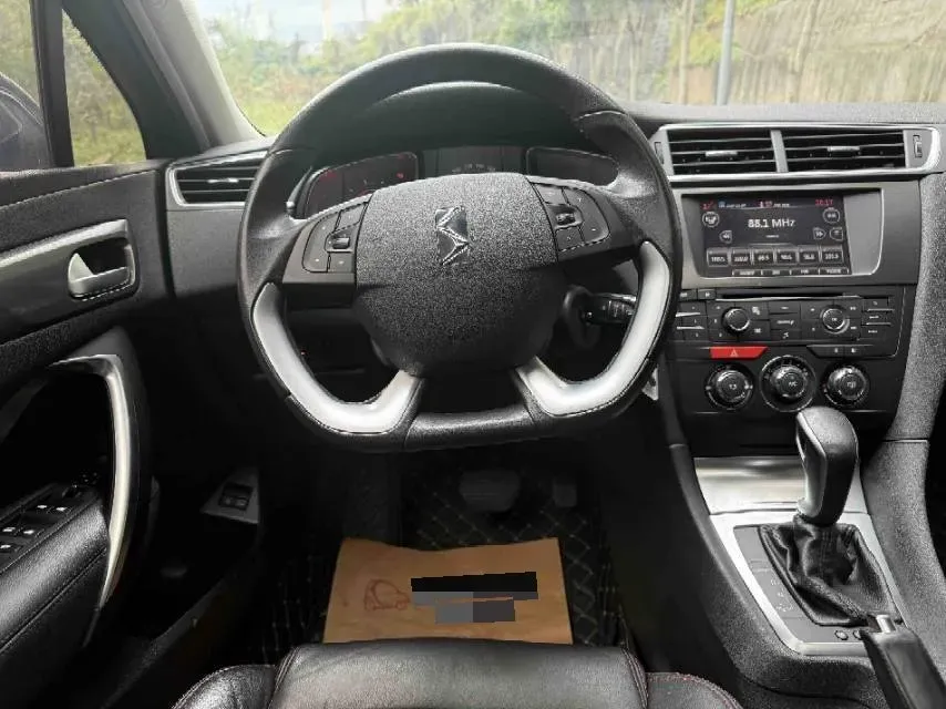 2016 DS 5LS 1.6T 167HP L4 6AT,autocango,china used car exporter,china ev exporter,chinese used car exporter,chinese used ev exporter