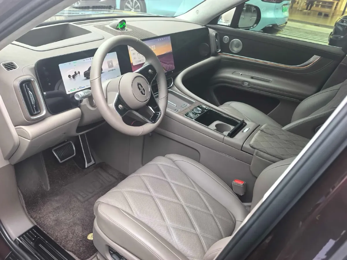 2025 AITO AITO M9 REEV 160HP REEV 52KWH,autocango,china used car exporter,china ev exporter,chinese used car exporter,chinese used ev exporter