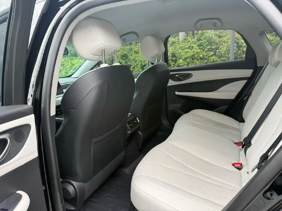 2025 BYD Seal05 DM-i 1.5L 101HP L4 E-CVT PHEV 7.68KWH,autocango,china used car exporter,china ev exporter,chinese used car exporter,chinese used ev exporter