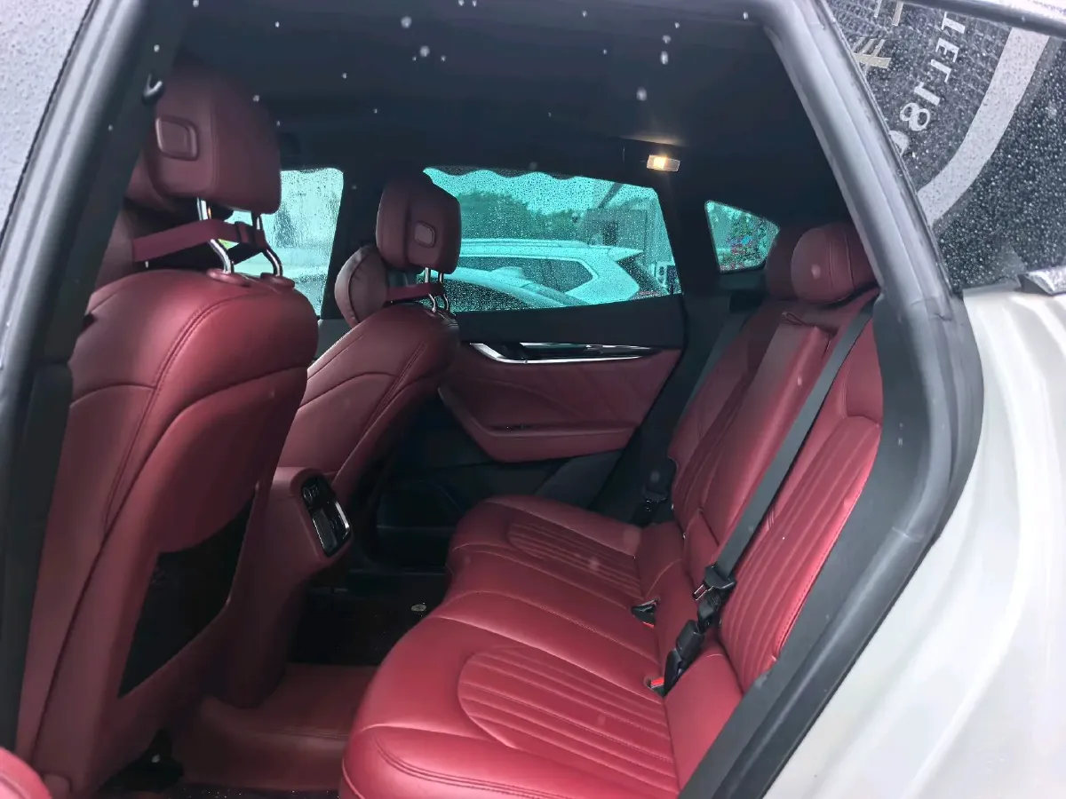 2022 Maserati Levante 2.0T 330HP L4 8AT,autocango,china used car exporter,china ev exporter,chinese used car exporter,chinese used ev exporter