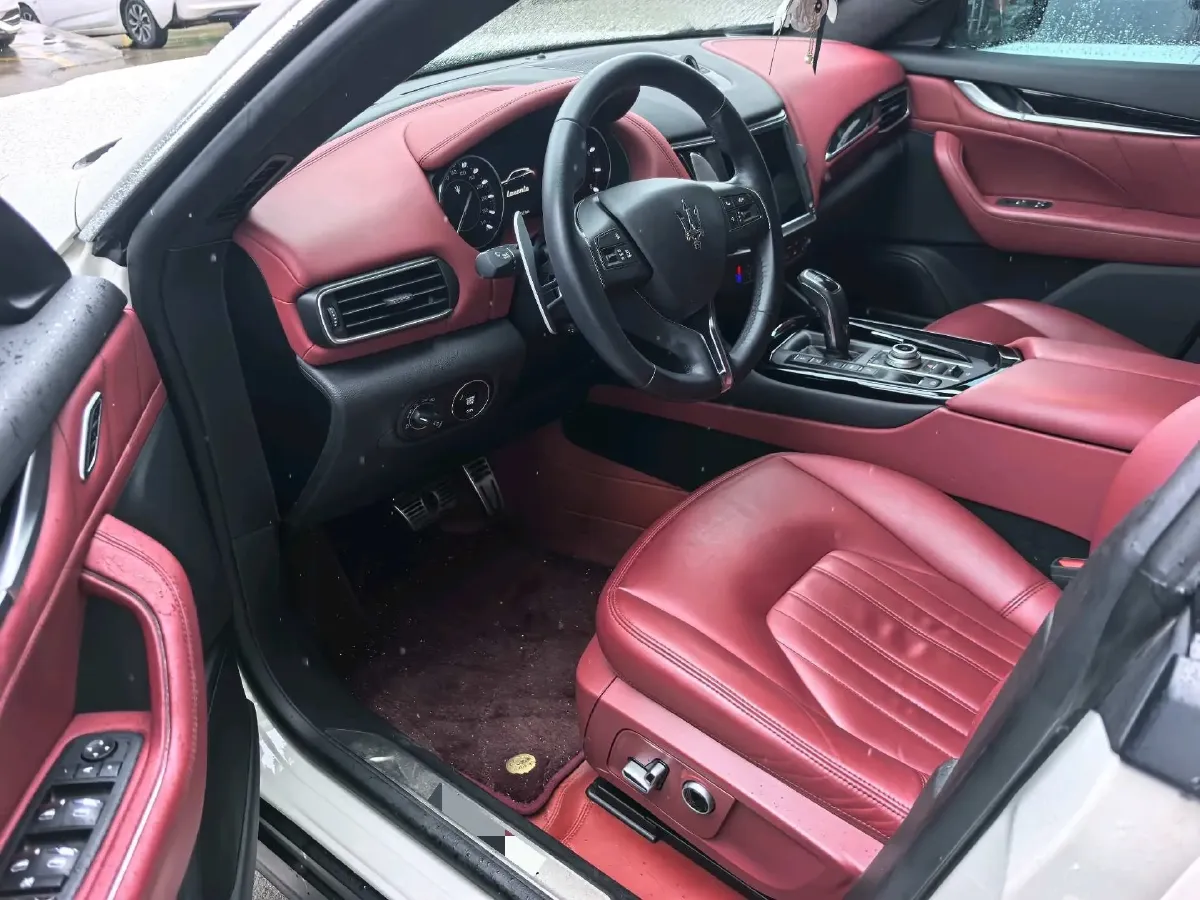 2022 Maserati Levante 2.0T 330HP L4 8AT,autocango,china used car exporter,china ev exporter,chinese used car exporter,chinese used ev exporter