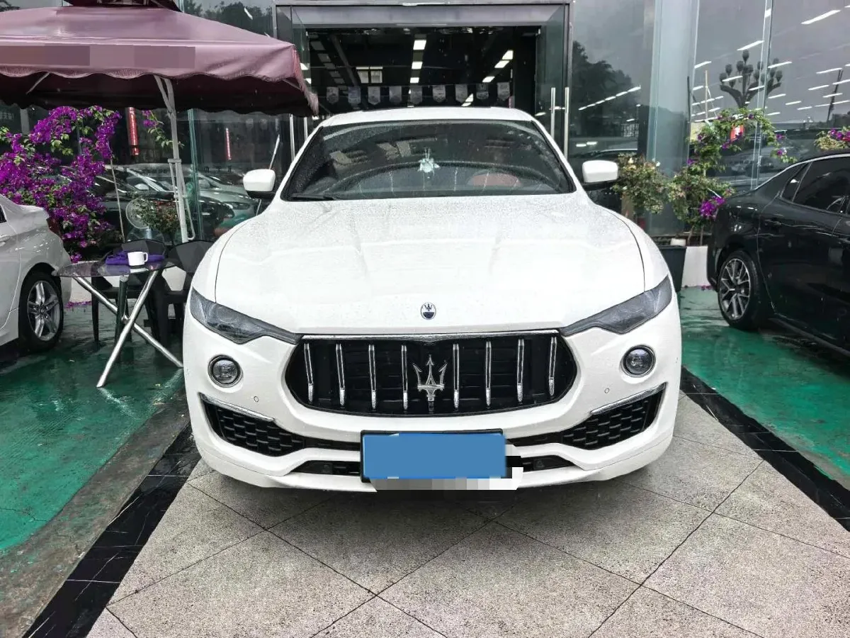 2022 Maserati Levante 2.0T 330HP L4 8AT,autocango,china used car exporter,china ev exporter,chinese used car exporter,chinese used ev exporter