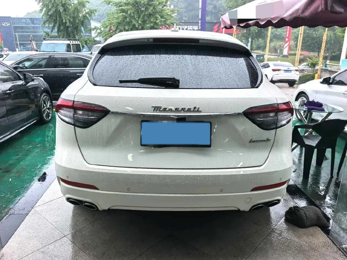 2022 Maserati Levante 2.0T 330HP L4 8AT,autocango,china used car exporter,china ev exporter,chinese used car exporter,chinese used ev exporter