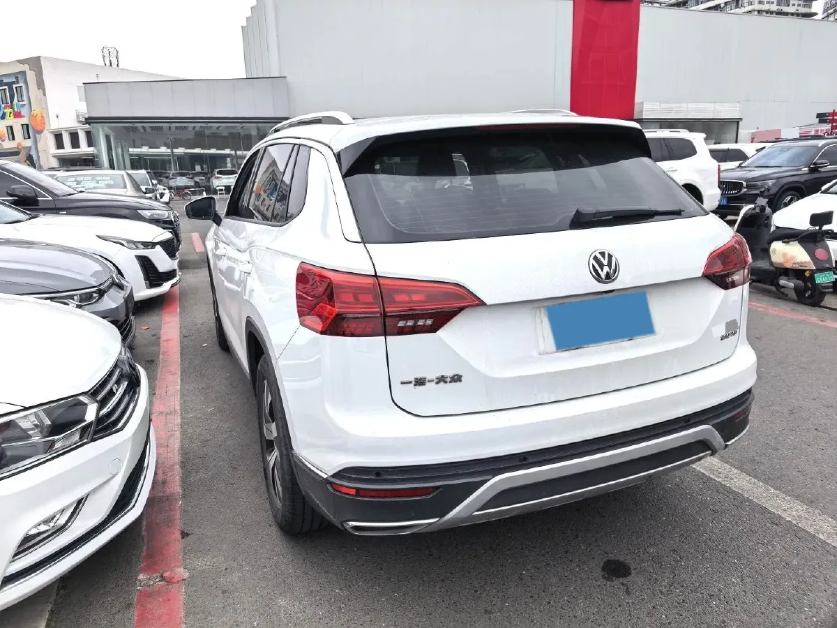2019 Jeep Cherokee 2.0T 234HP L4 9AT,autocango,china used car exporter,china ev exporter,chinese used car exporter,chinese used ev exporter