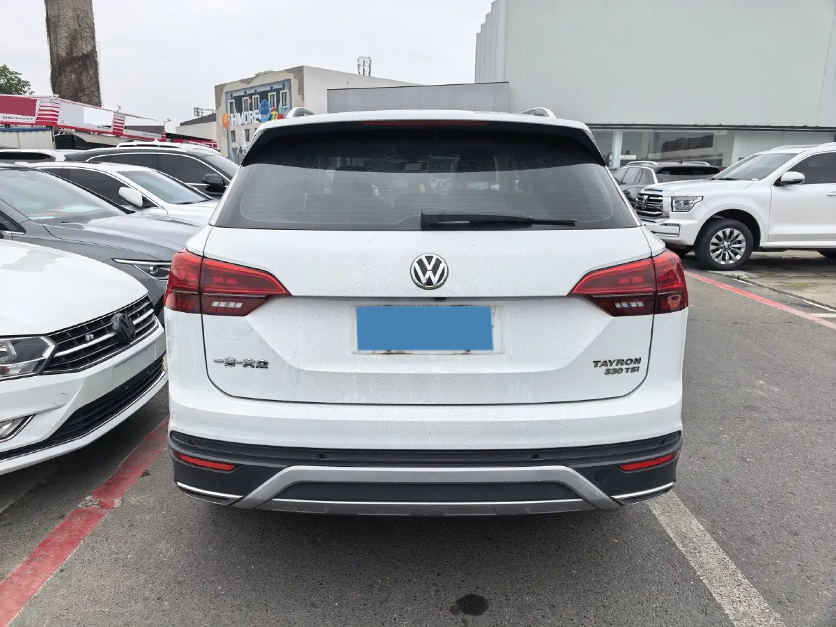2019 Jeep Cherokee 2.0T 234HP L4 9AT,autocango,china used car exporter,china ev exporter,chinese used car exporter,chinese used ev exporter