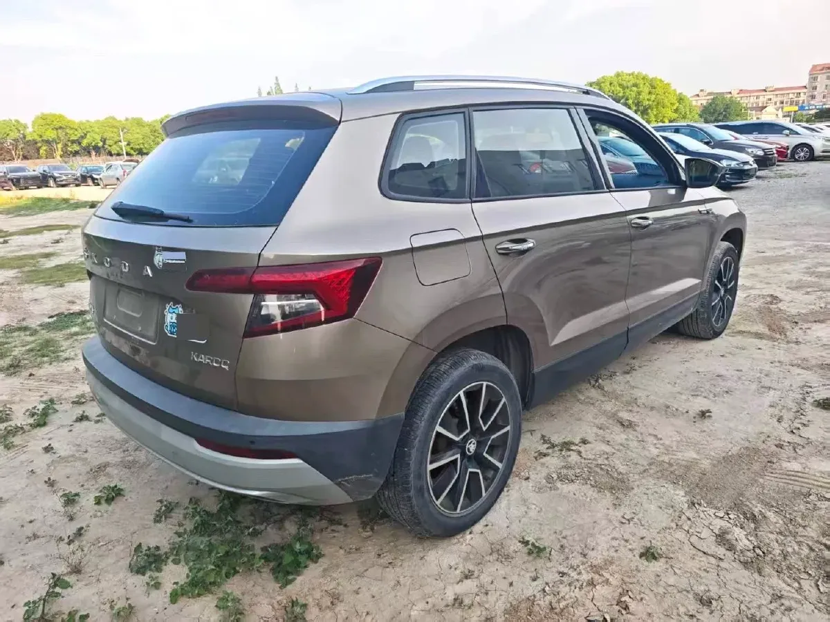2021 Skoda Karoq 1.4T 150HP L4 7DCT,autocango,china used car exporter,china ev exporter,chinese used car exporter,chinese used ev exporter