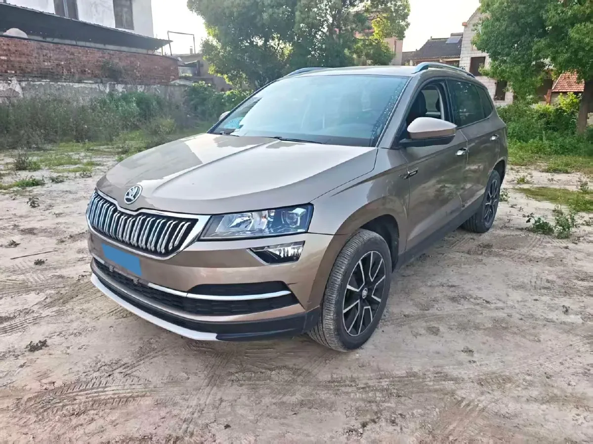 2021 Skoda Karoq 1.4T 150HP L4 7DCT,autocango,china used car exporter,china ev exporter,chinese used car exporter,chinese used ev exporter