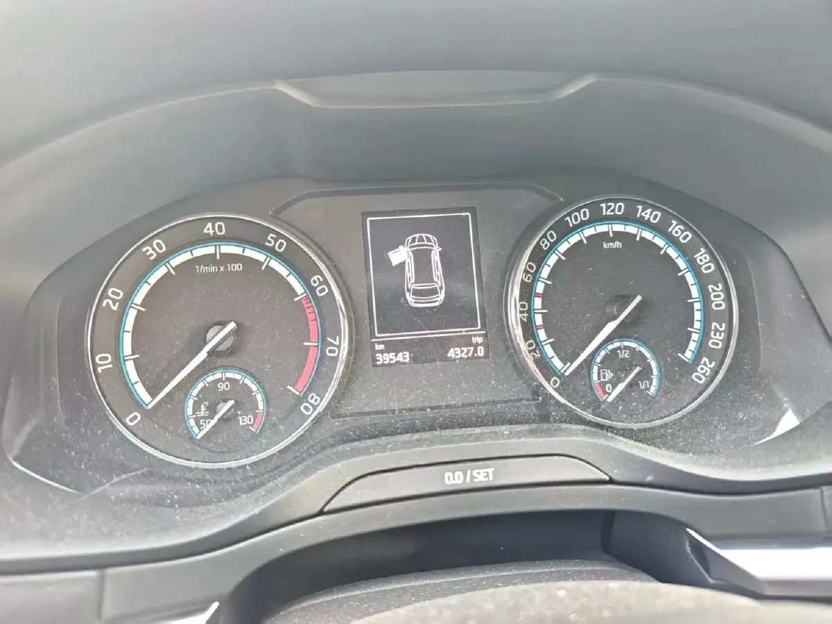2021 Skoda Karoq 1.4T 150HP L4 7DCT,autocango,china used car exporter,china ev exporter,chinese used car exporter,chinese used ev exporter