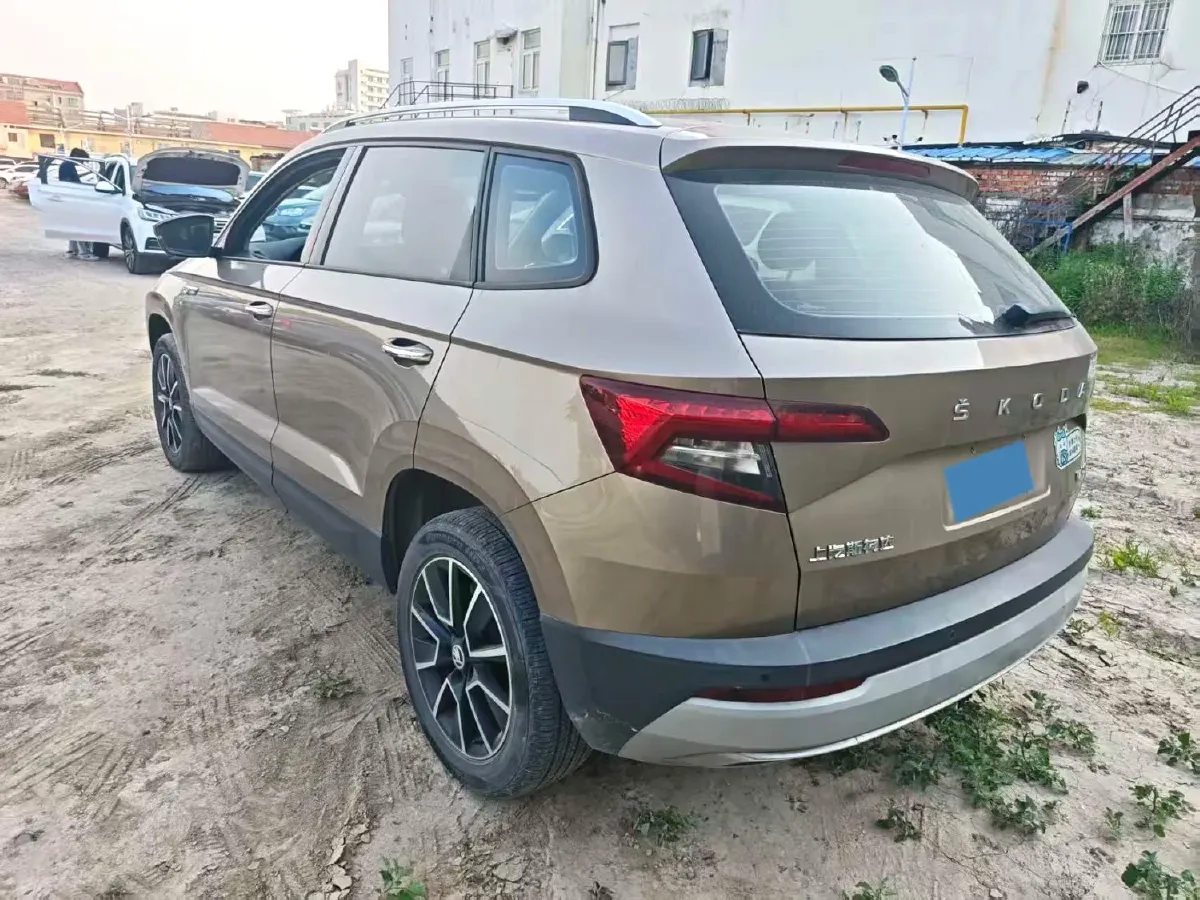 2021 Skoda Karoq 1.4T 150HP L4 7DCT,autocango,china used car exporter,china ev exporter,chinese used car exporter,chinese used ev exporter