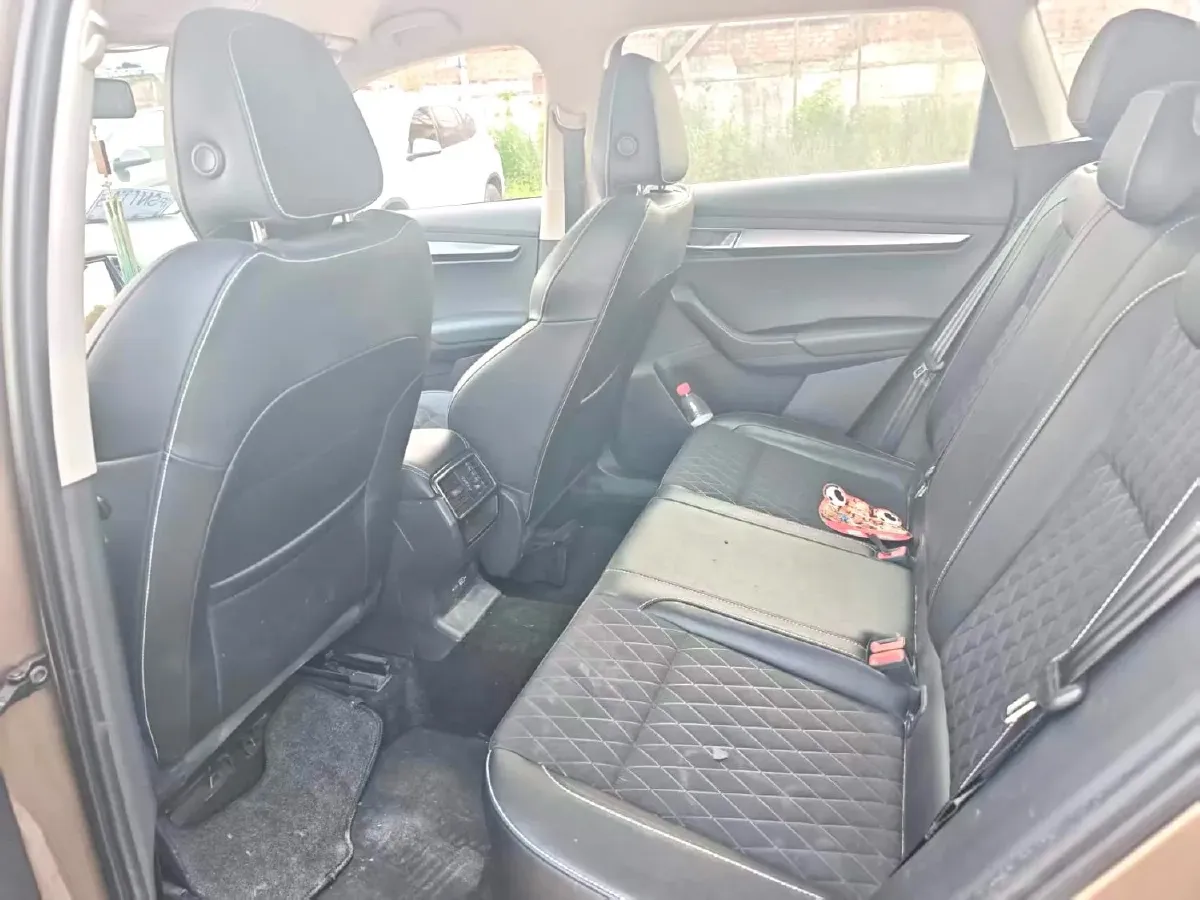 2021 Skoda Karoq 1.4T 150HP L4 7DCT,autocango,china used car exporter,china ev exporter,chinese used car exporter,chinese used ev exporter