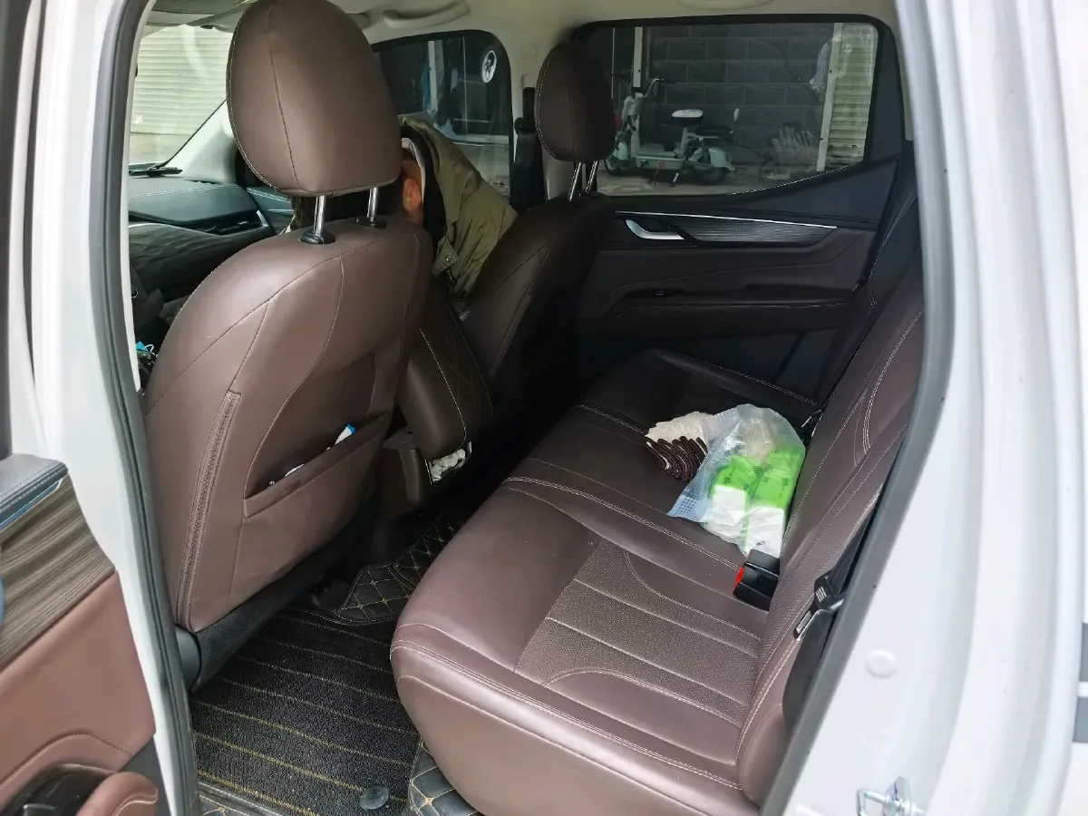2022 Dongfeng RuiQi 7 2.3T 166HP L4 8AT,autocango,china used car exporter,china ev exporter,chinese used car exporter,chinese used ev exporter