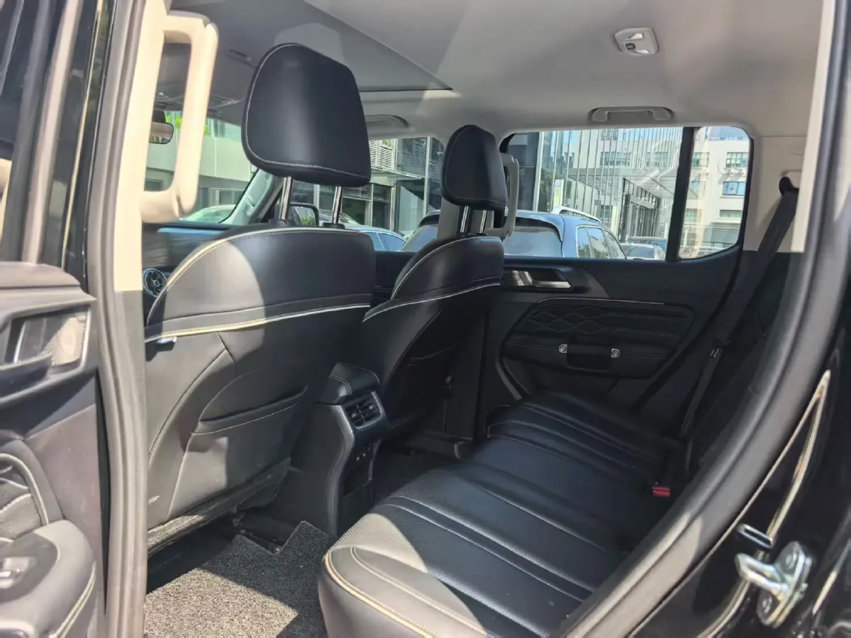 2023 Tank 300 2.0T 227HP L4 8AT,autocango,china used car exporter,china ev exporter,chinese used car exporter,chinese used ev exporter