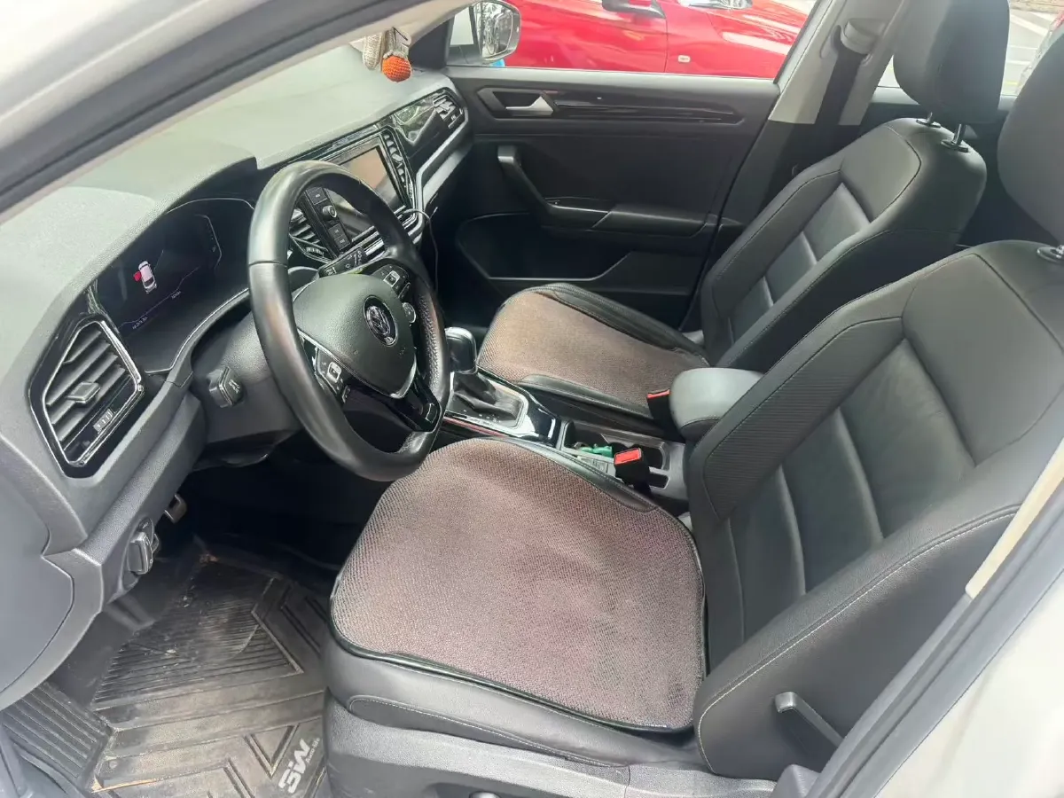 2020 Volkswagen T-Roc 1.4T 150HP L4 7DCT,autocango,china used car exporter,china ev exporter,chinese used car exporter,chinese used ev exporter
