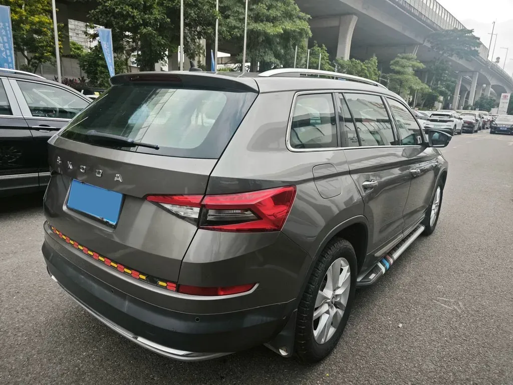 2019 Volkswagen Passat 2.0T 186HP L4 7DCT,autocango,china used car exporter,china ev exporter,chinese used car exporter,chinese used ev exporter