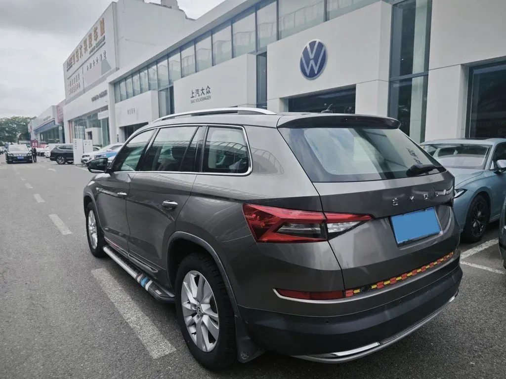 2019 Volkswagen Passat 2.0T 186HP L4 7DCT,autocango,china used car exporter,china ev exporter,chinese used car exporter,chinese used ev exporter