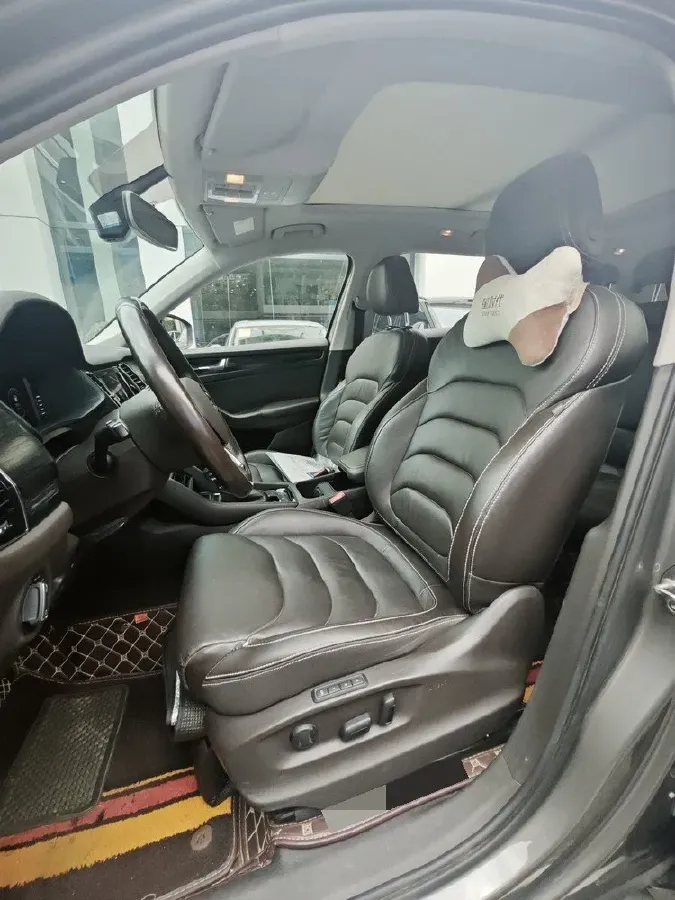 2019 Volkswagen Passat 2.0T 186HP L4 7DCT,autocango,china used car exporter,china ev exporter,chinese used car exporter,chinese used ev exporter
